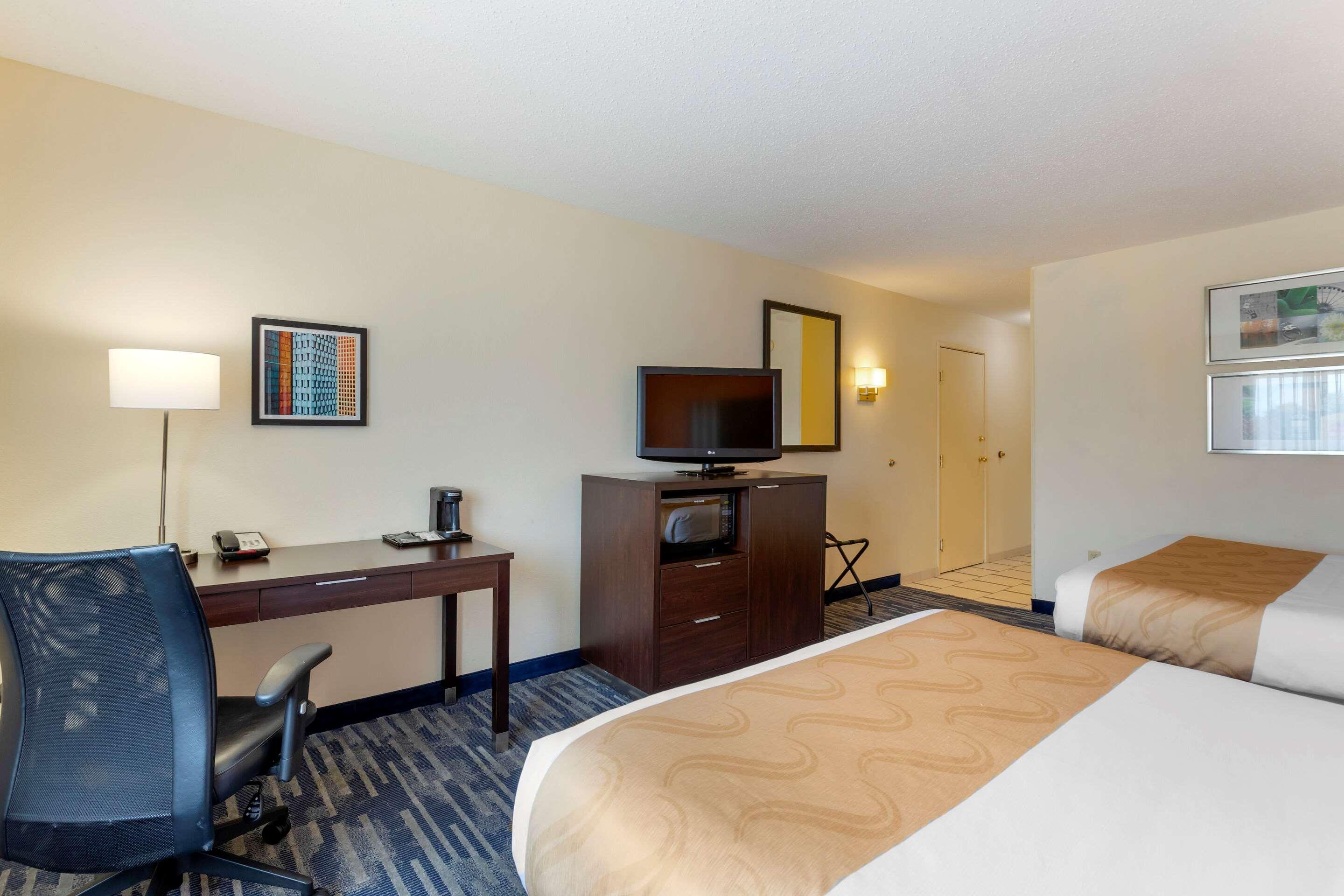 Quality Inn & Suites Keokuk North Exterior foto